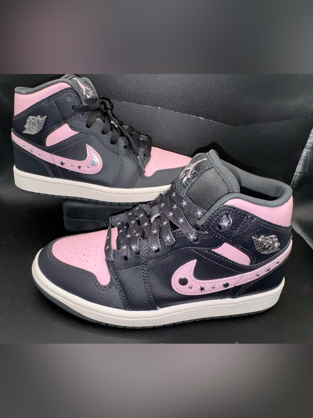 Nike Air Jordan 1 Mid Pink Oxford Black Women’s Size 6.5 Studded Swoosh